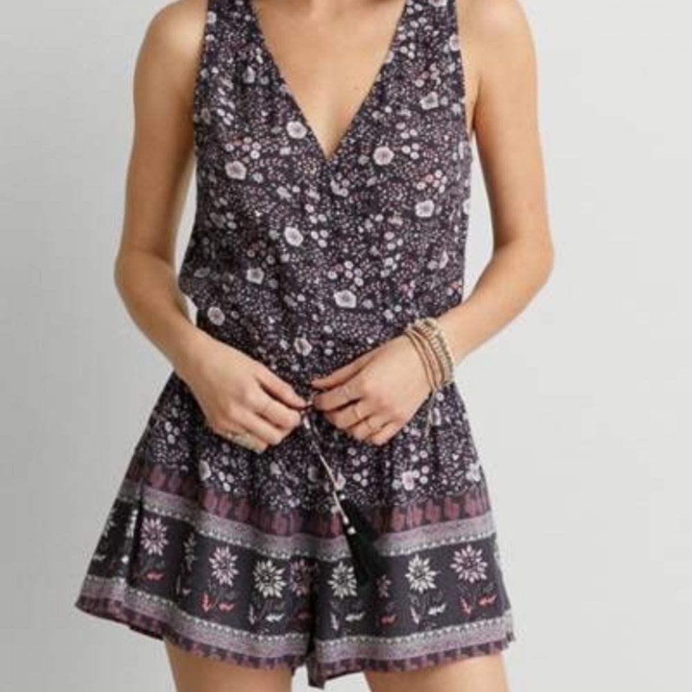 American Eagle Sleeveless Wrap Romper Gray w/ Floral Pattern